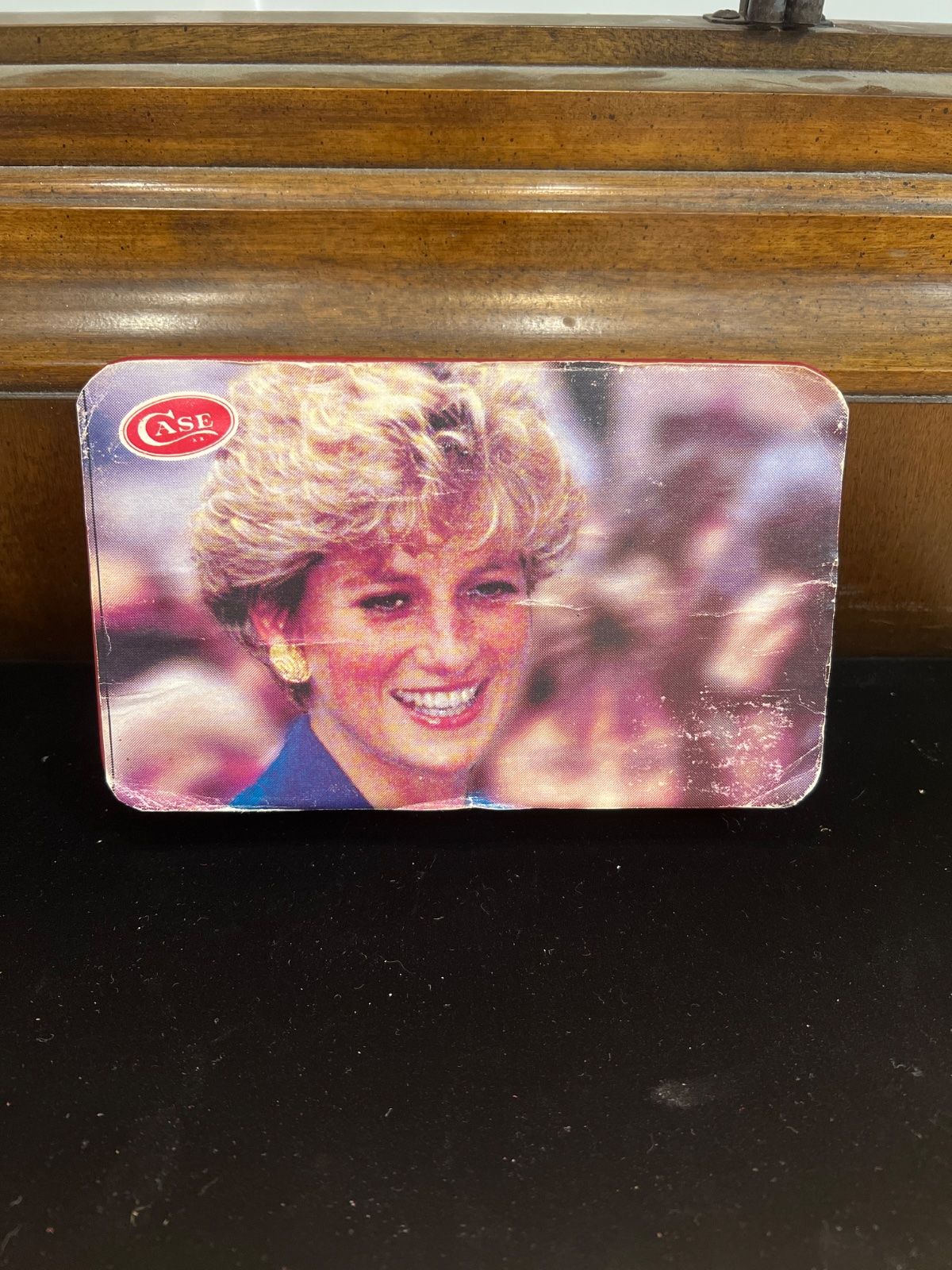 Case XX R254 Princess Diana Memorial Knife  Red Handle Collectors Series in Tin 3