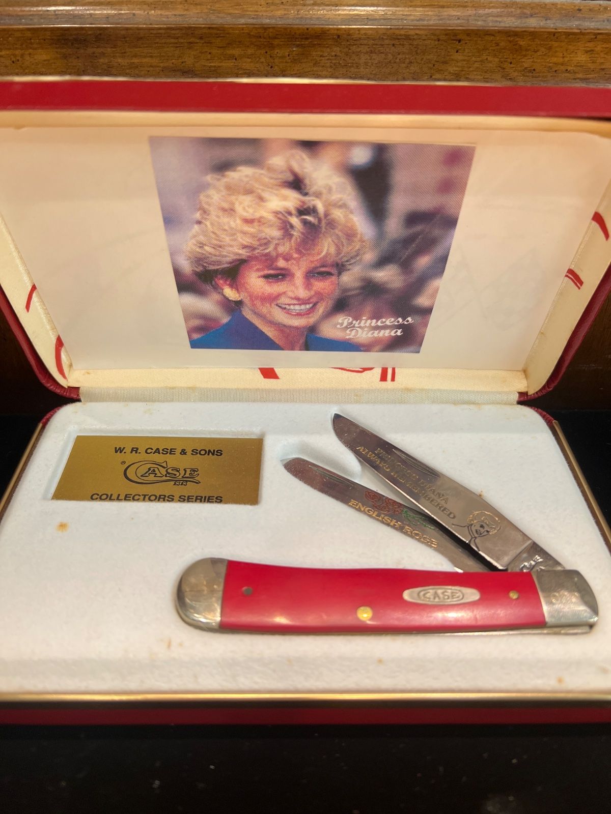 Case XX R254 Princess Diana Memorial Knife Red Handle Collectors Series in Tin