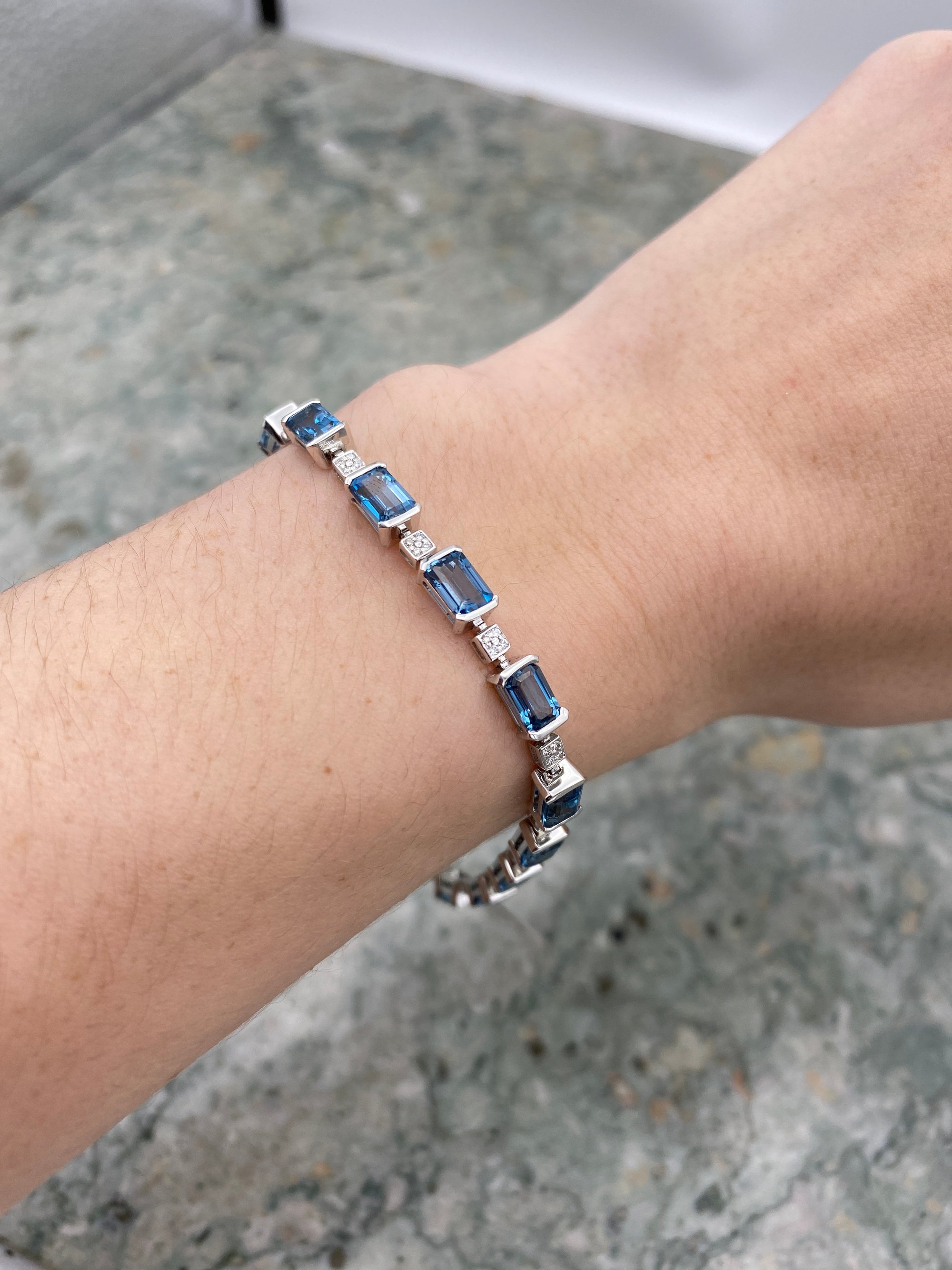 Lady's 14K White Gold London 7.90ct  Blue Topaz and 64 Round Cut Dimaonds Tennis Bracelet 2
