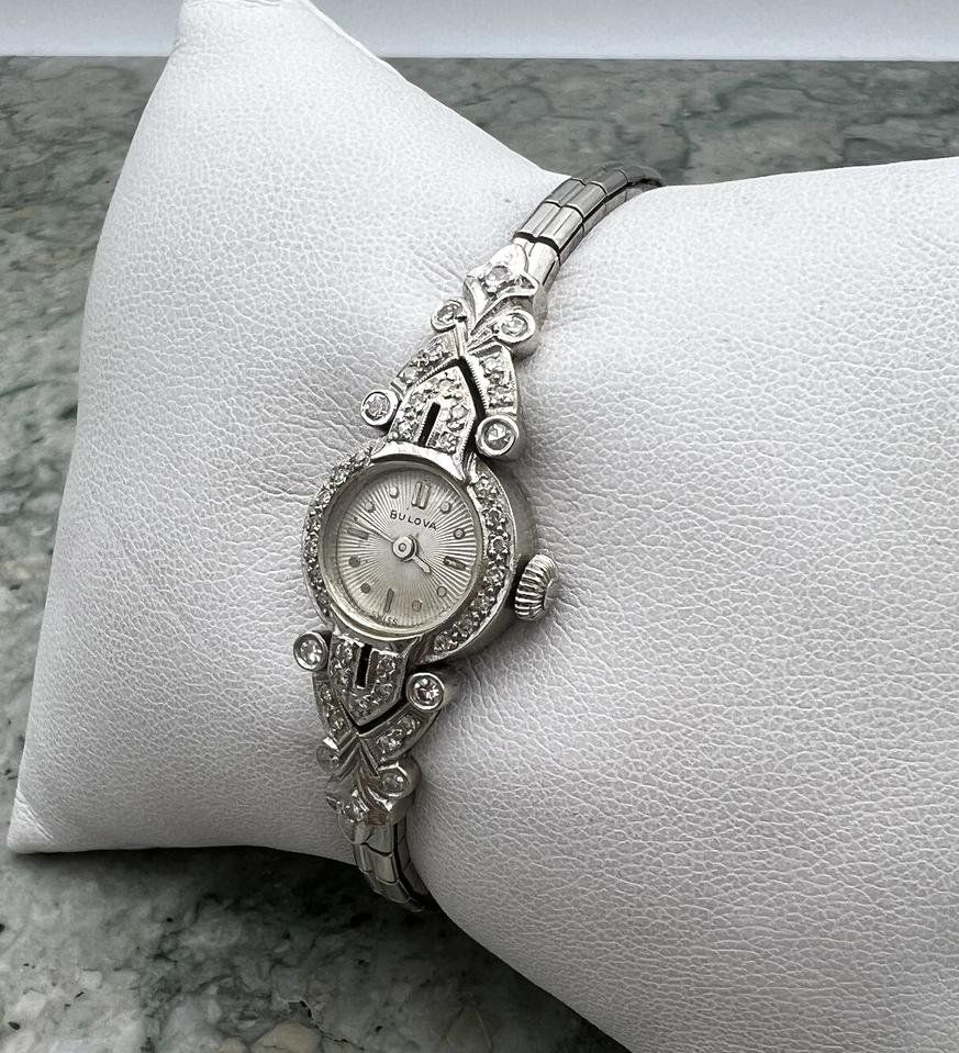 Vintage Mid-Century Buluva SwissLadies Wristwatch in Solid 14k Gold with inset Diamonds 2