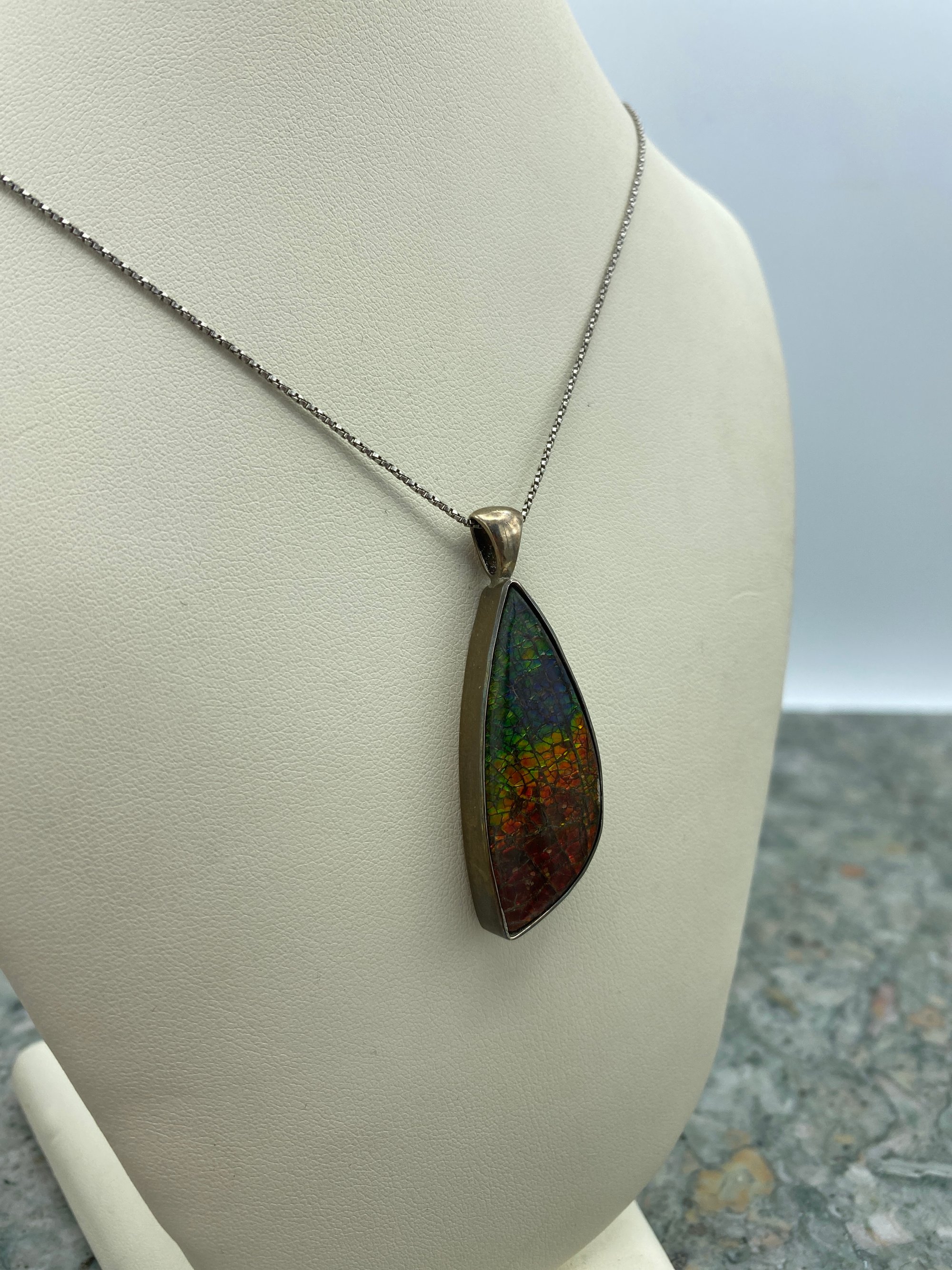 20 White Sterling Silver Chain with One 27.65ct Freeform Ammolite Pendant 2