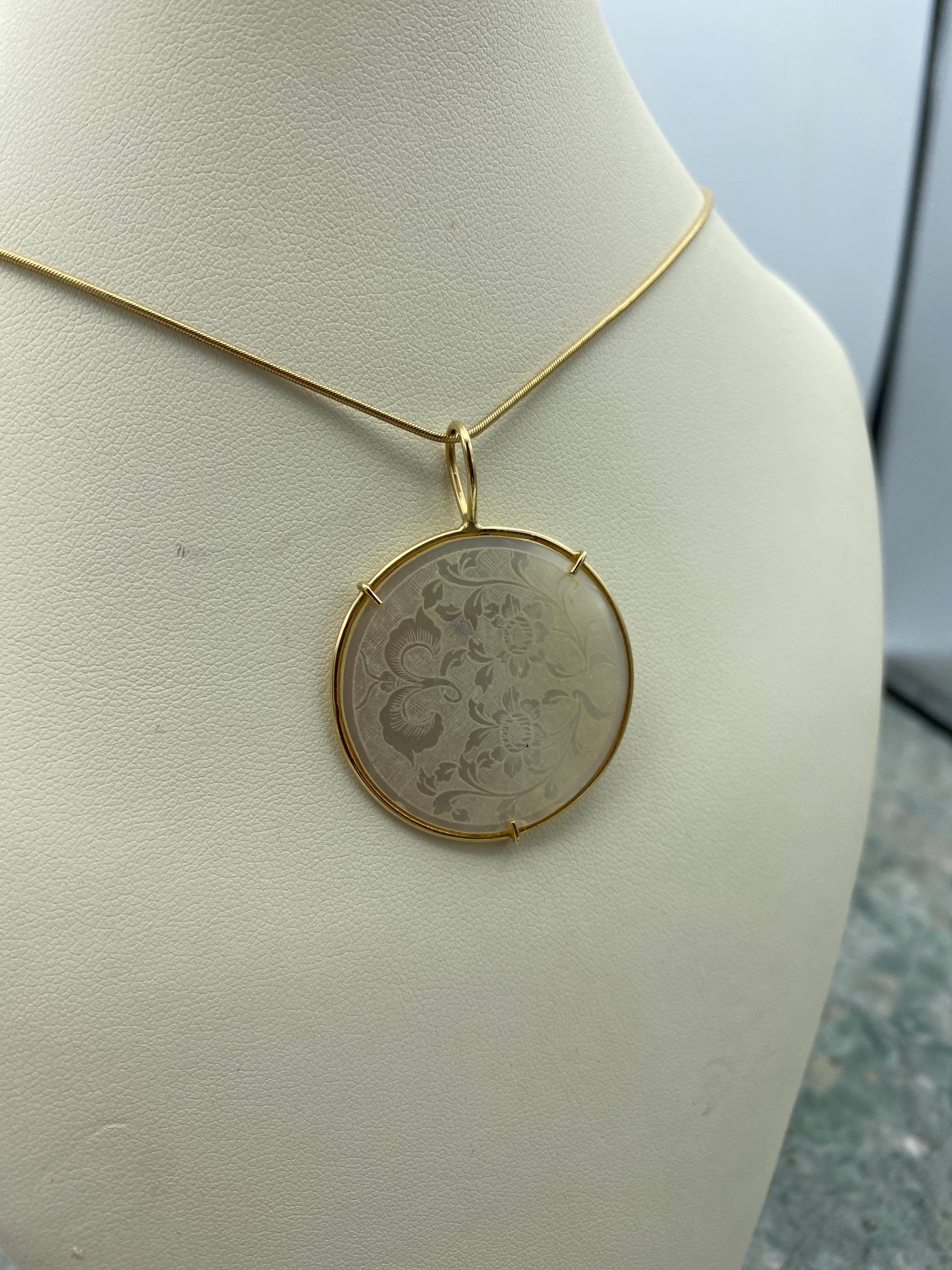 14K 18 Coin Shape Mother of Pearl 2