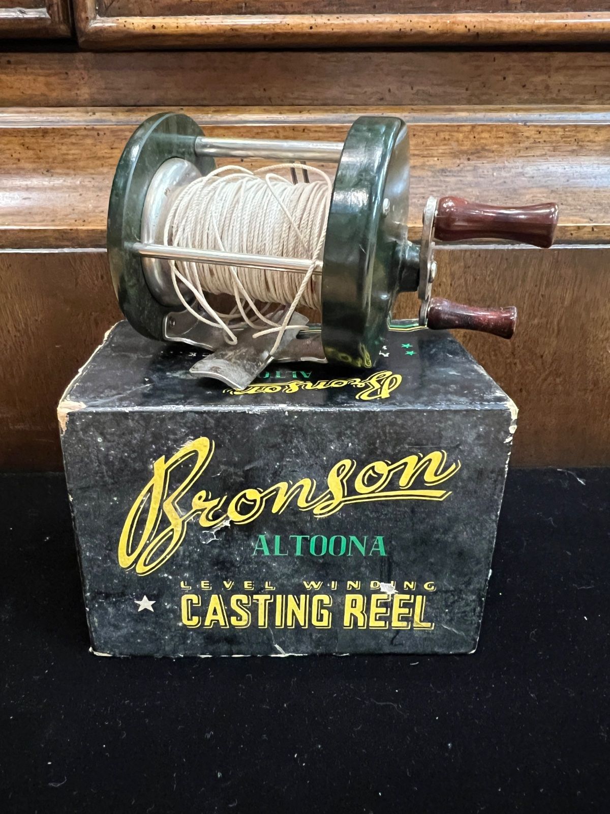 Vintage Bronsons Altoona Level Winding Casting Reel No.4250 + Orig. Box