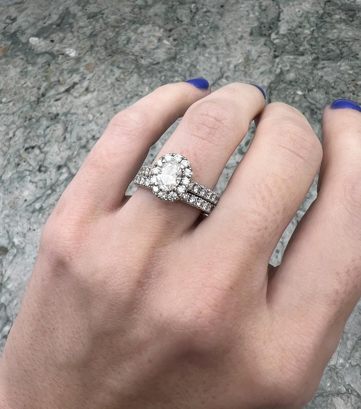 14k Neil Lane Oval Bridal Set  3