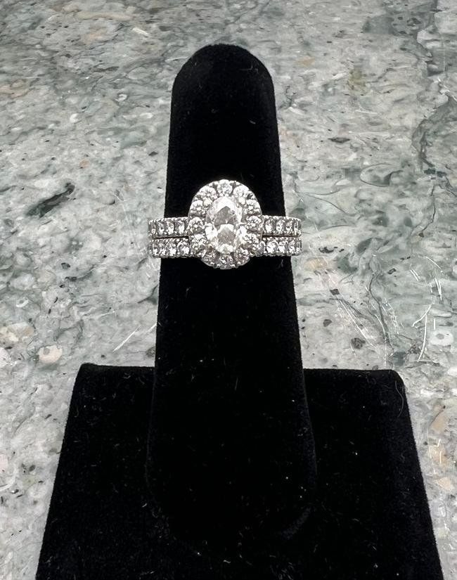 14k Neil Lane Oval Bridal Set  2