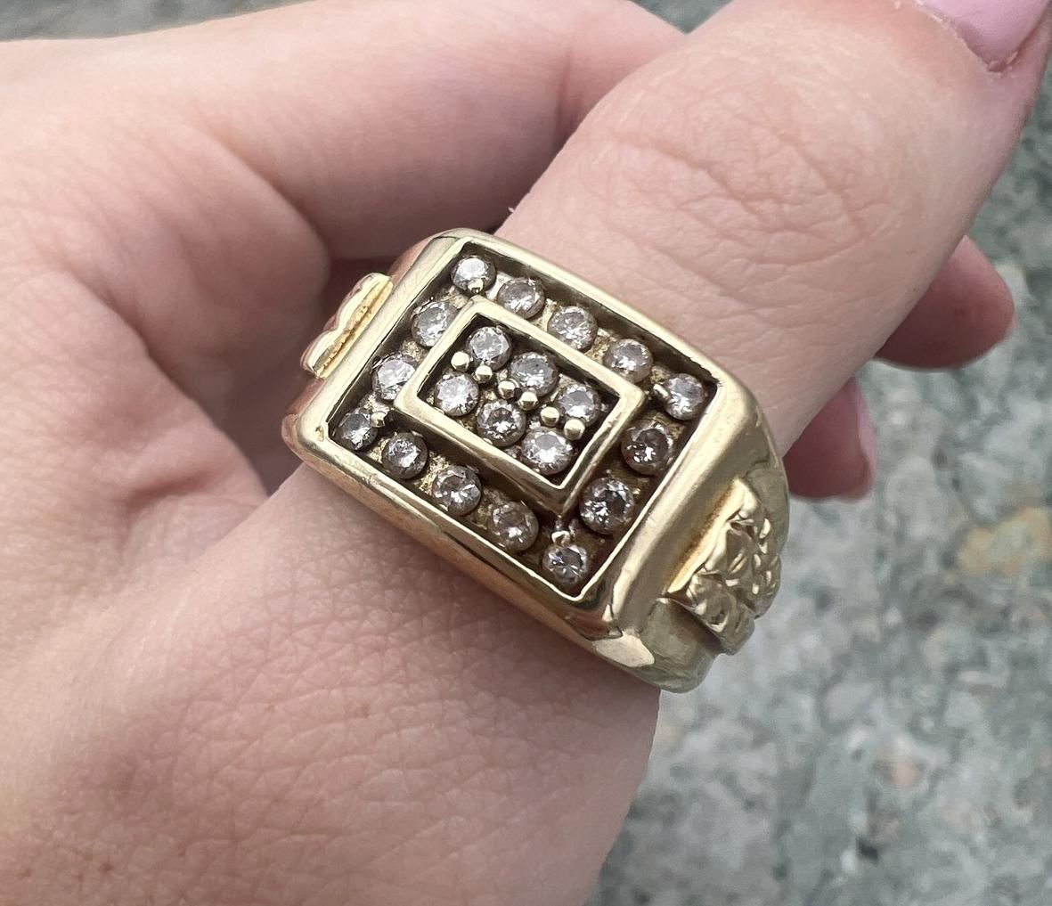 14k Vintage Gold Men's Ring with Diamonds 2