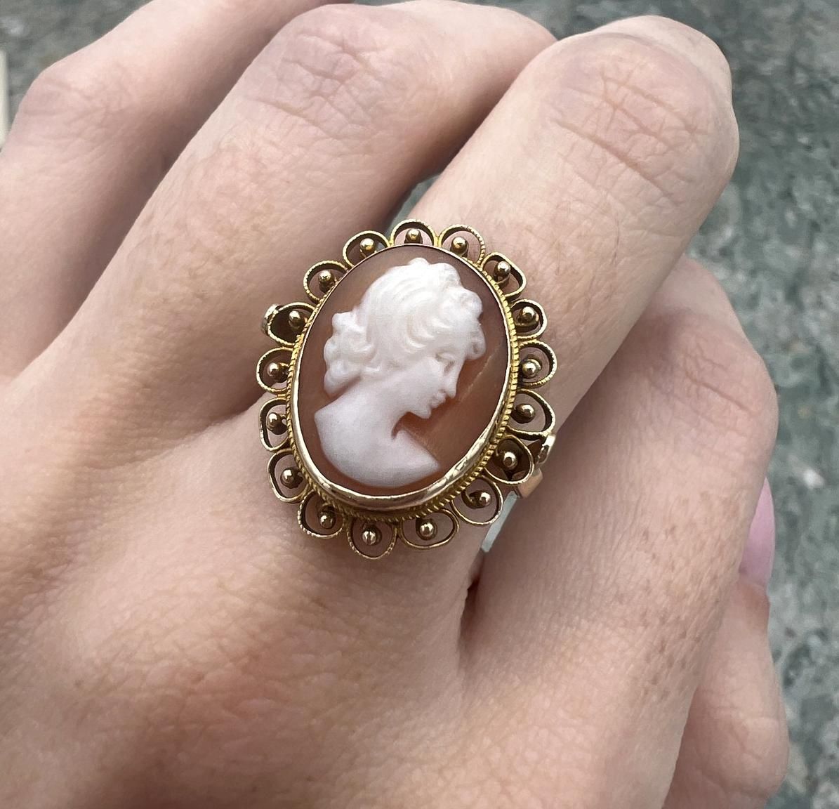 14k Vintage Gold Shell Cameo Ring with Filigree Border 2