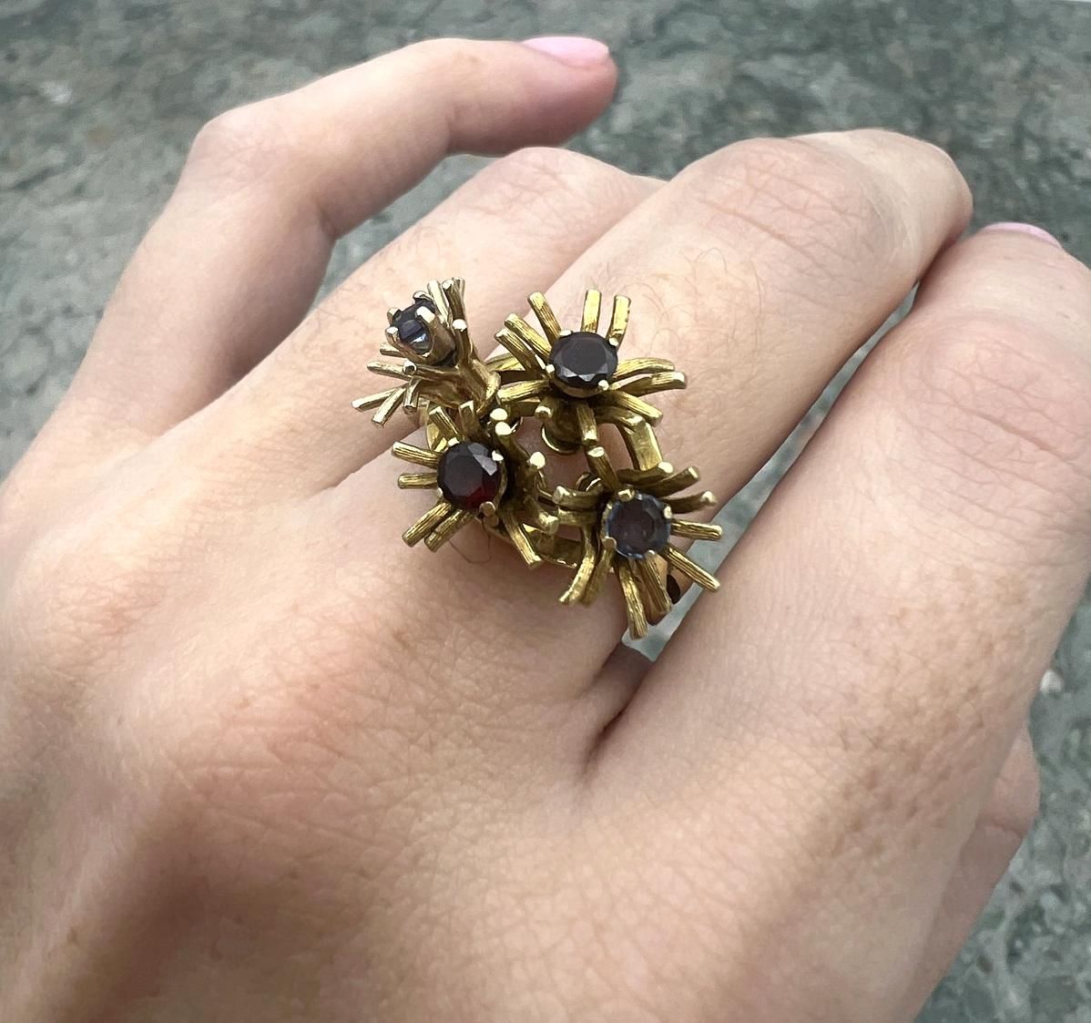 18k Vintage Gold Starburst Ring with Blue and Red Stones 2