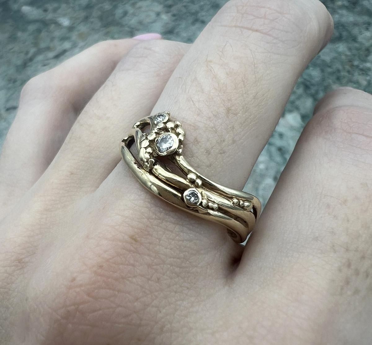 14k Vintage Gold Tiara Style Ring with Clear Stones 2
