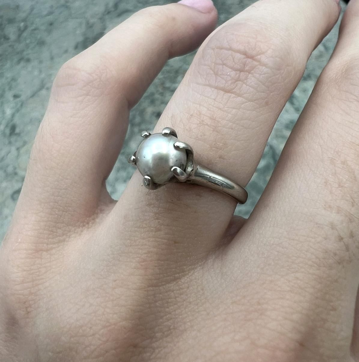 10k Vintage White Gold Pearl Solitaire Ring with Prong Setting 2