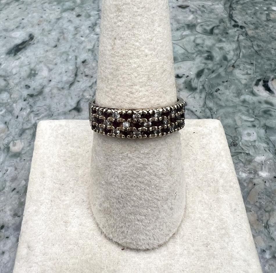 14k Vintage Band Ring with Diamonds and Red Stones 3