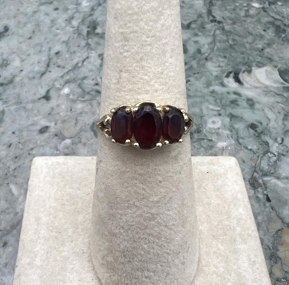 10k Vintage Three-Stone Ring Victorian Style 3