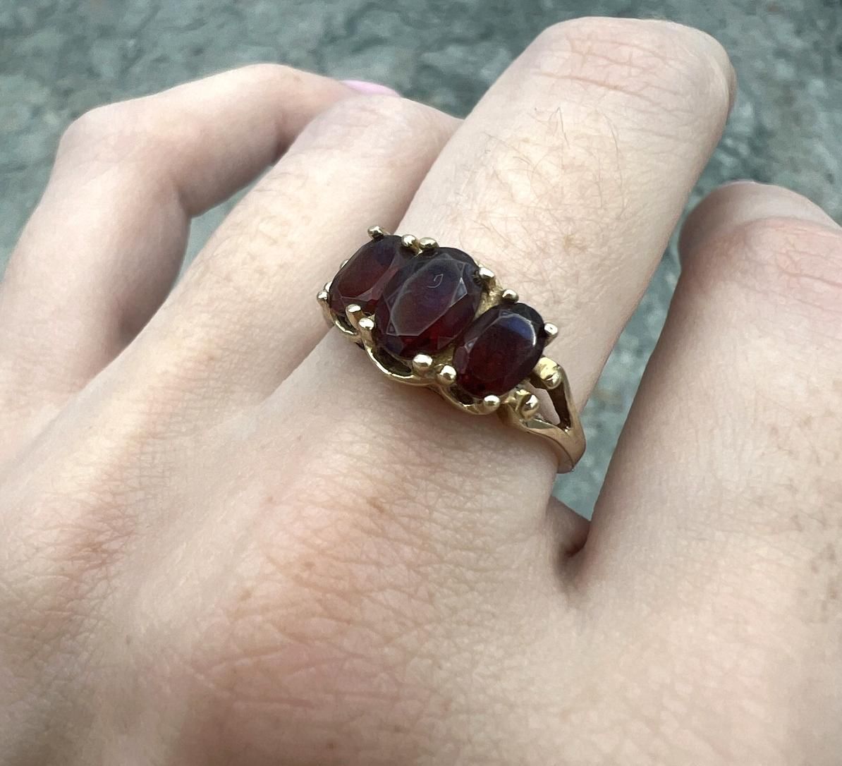 10k Vintage Three-Stone Ring Victorian Style 2