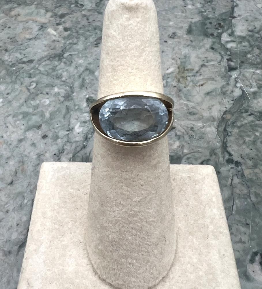 14k Vintage Ring with Large Pale Blue Faceted Stone 3