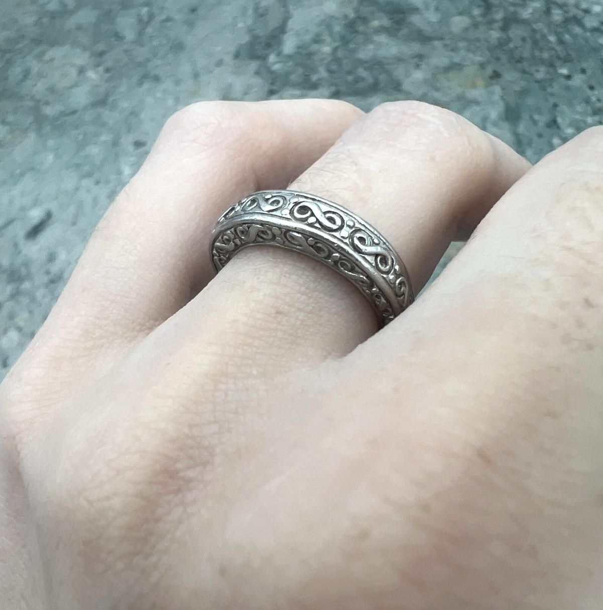 Platinum Scrollwork Band Ring Vintage Style 3