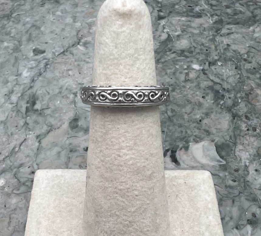 Platinum Scrollwork Band Ring Vintage Style 4