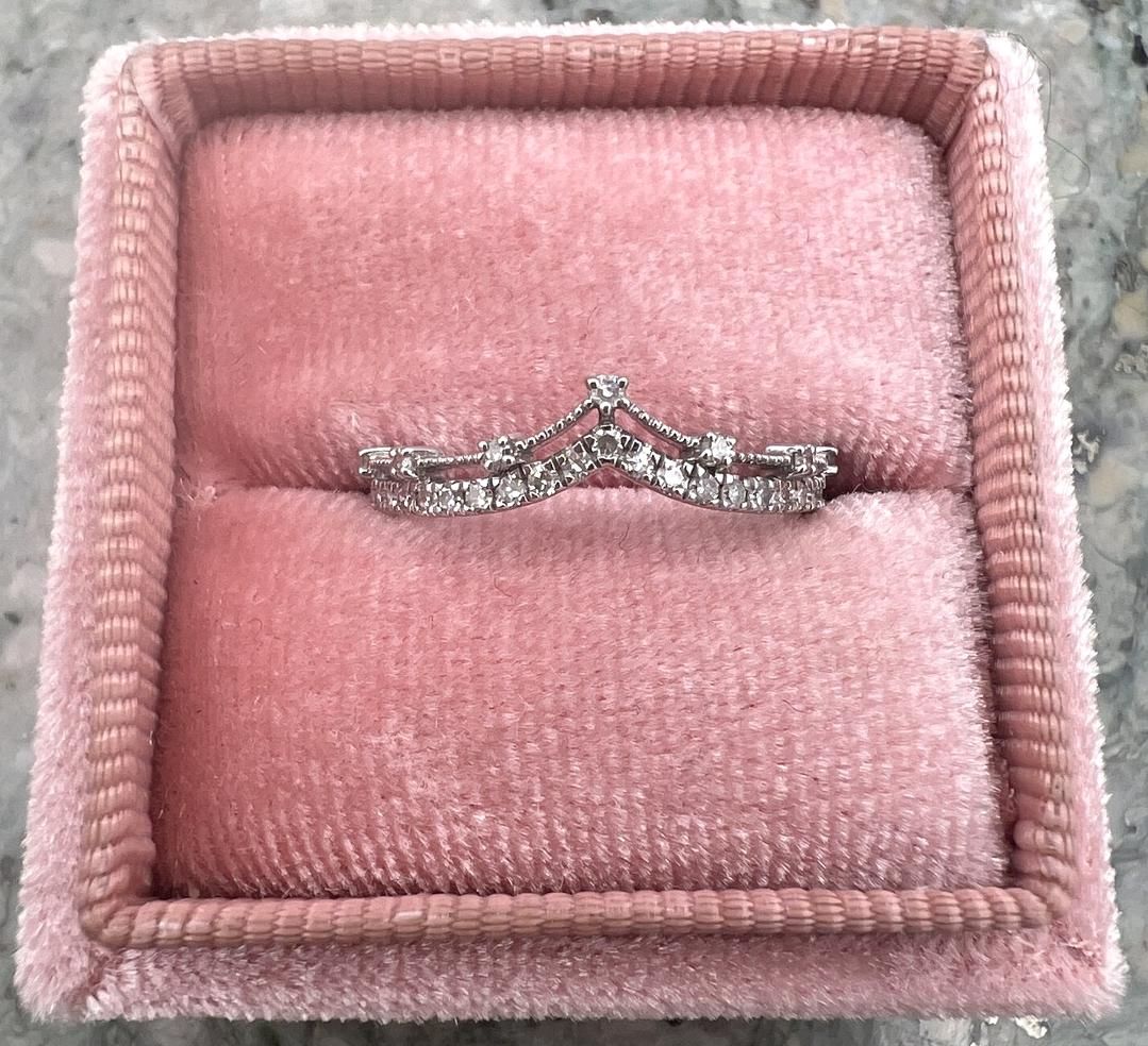 14k White Gold Chevron Crown Ring