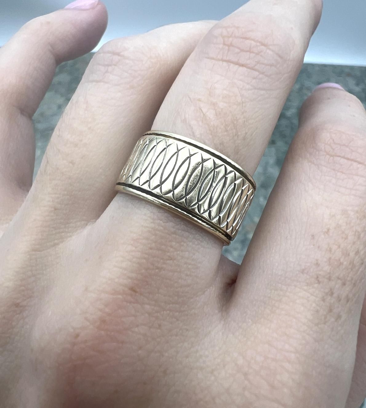 10k Vintage Gold Wide Band Ring with Geometric Pattern 2