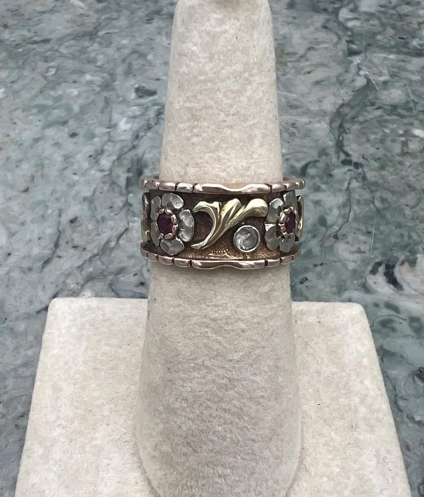 10k Vintage Gold Floral Band Ring with Rubies 3