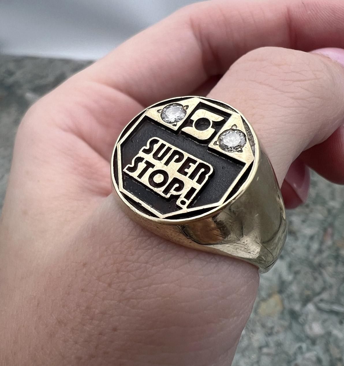 10k Vintage Super Stop Convenience Store Employee Service Ring with Moissanite 2