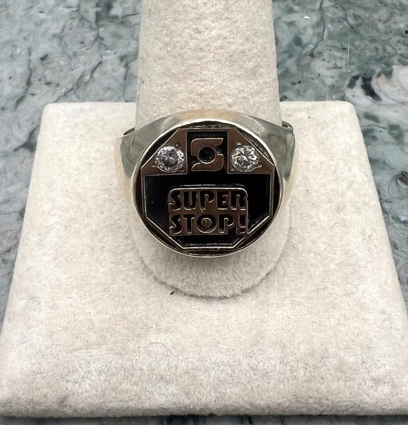 10k Vintage Super Stop Convenience Store Employee Service Ring with Moissanite 3