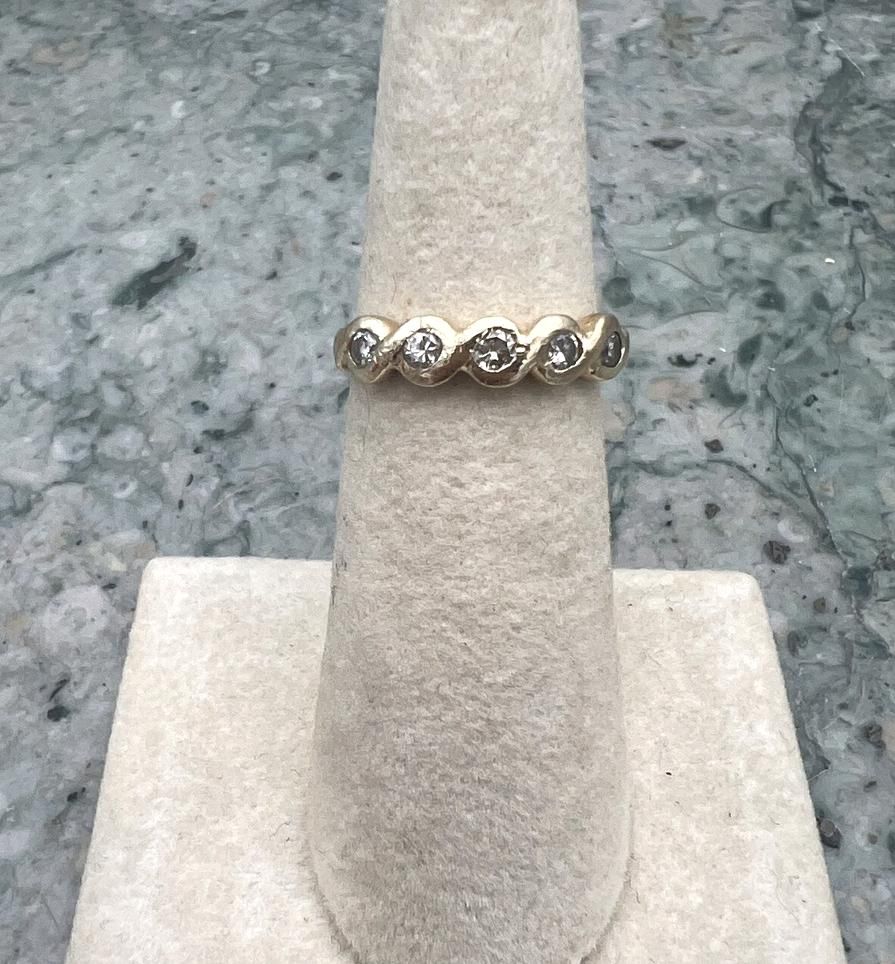 14k Vintage Gold Five Stone Crystal Band Ring 3