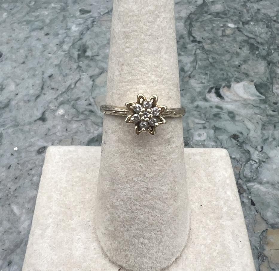 14k Vintage Gold Tone Diamond Cluster Flower Ring 4