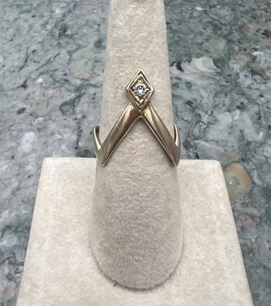 14k Vintage Gold Wishbone Ring with Diamond Accent 3