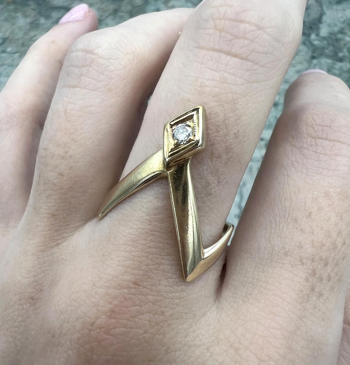 14k Vintage Gold Wishbone Ring with Diamond Accent 2
