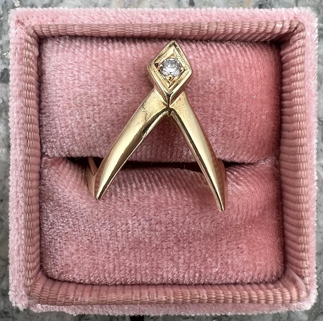 14k Vintage Gold Wishbone Ring with Diamond Accent