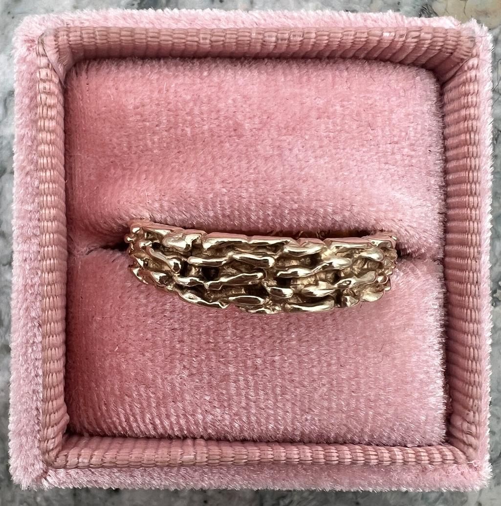 Vintage Gold-Tone Nugget Style Band Ring 1970s-80s