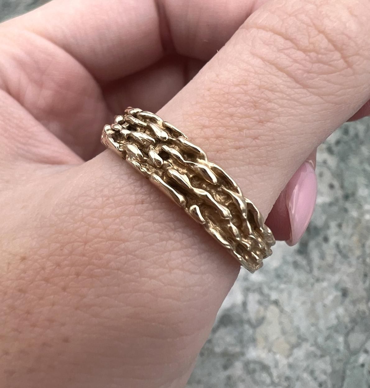 Vintage Gold-Tone Nugget Style Band Ring 1970s-80s 2