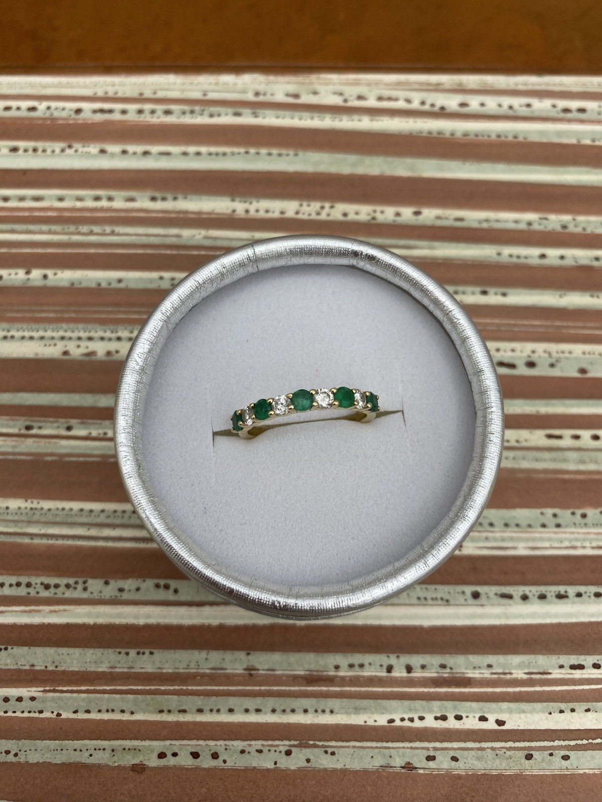 Stunning Modern 14k Gold Emerald Diamond Intermitted Pave Ring Band 3