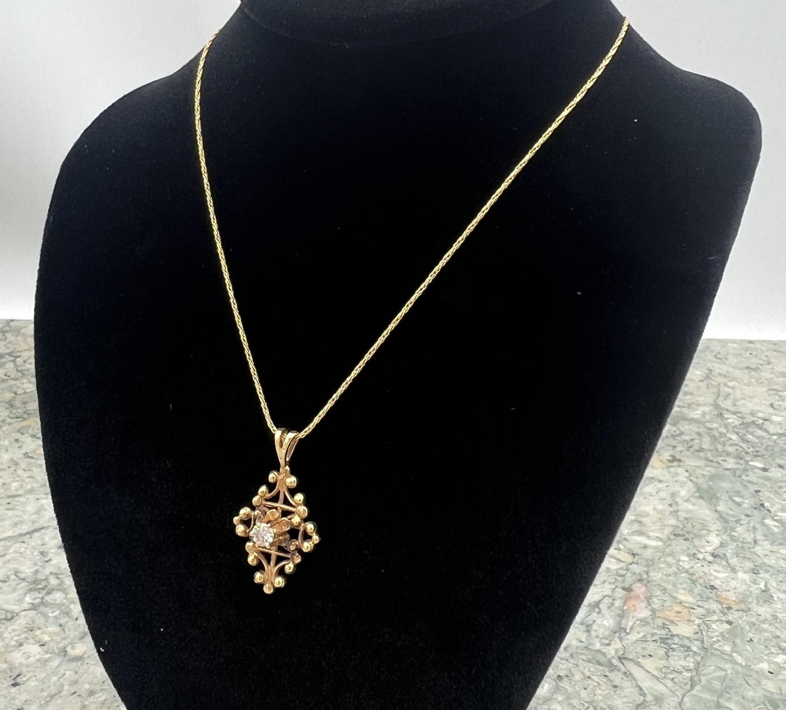 14k Victorian Gold Pendant Necklace with Center Stone on Chain. 16" Chain. 3