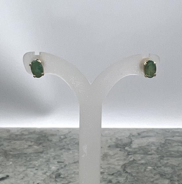 14k Oval Green Stone Stud Earrings in Gold Prong Setting 2