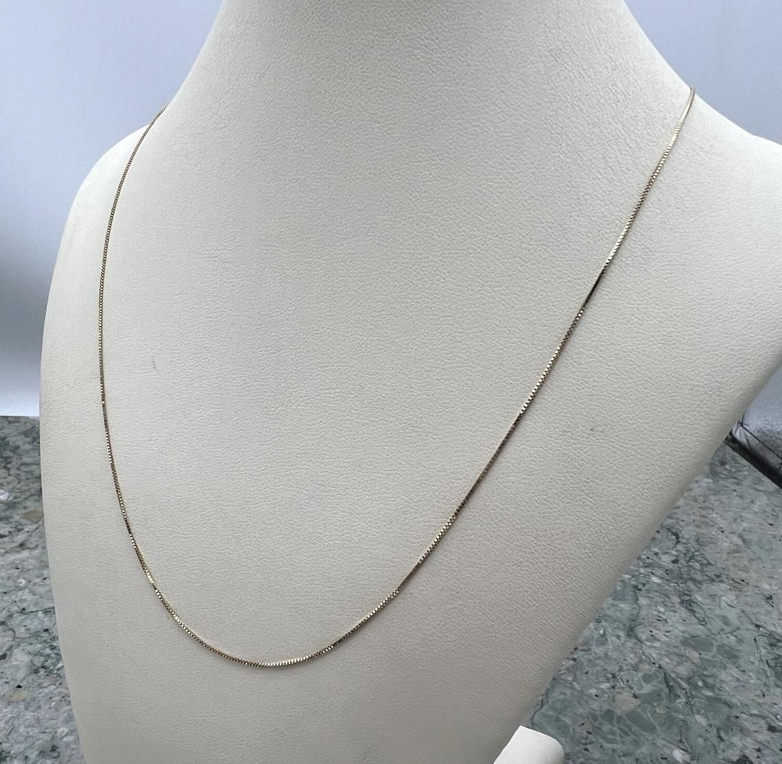 10k Gold Box Chain Necklace Delicate Link Style. 18" Chain. 3