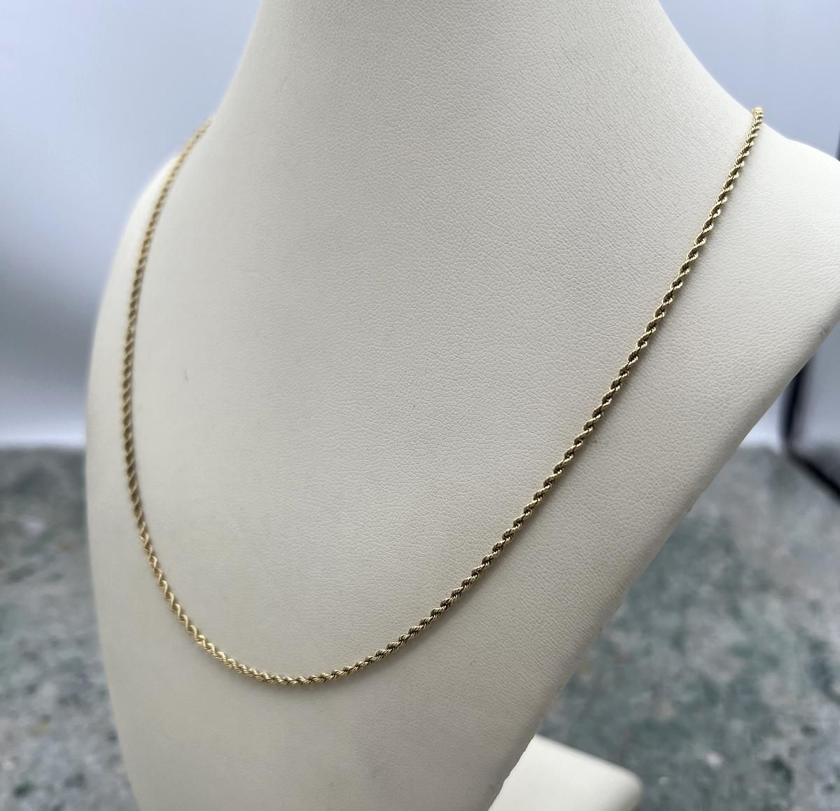 14k Gold Rope Chain Necklace Classic Style. 19" Chain. 3