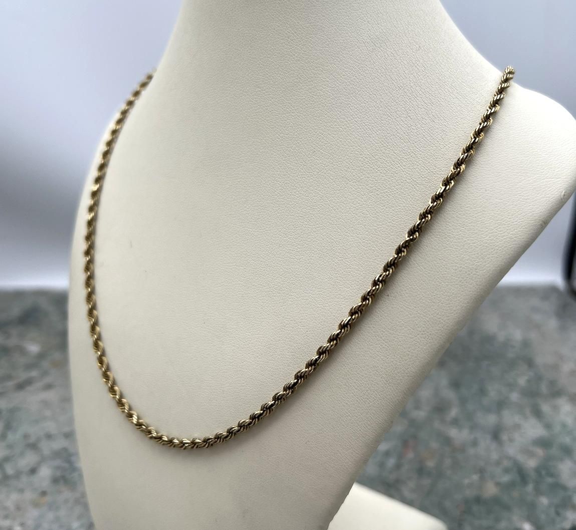 10k Gold Rope Chain Necklace Classic Twisted Design. 24" Chain. 3