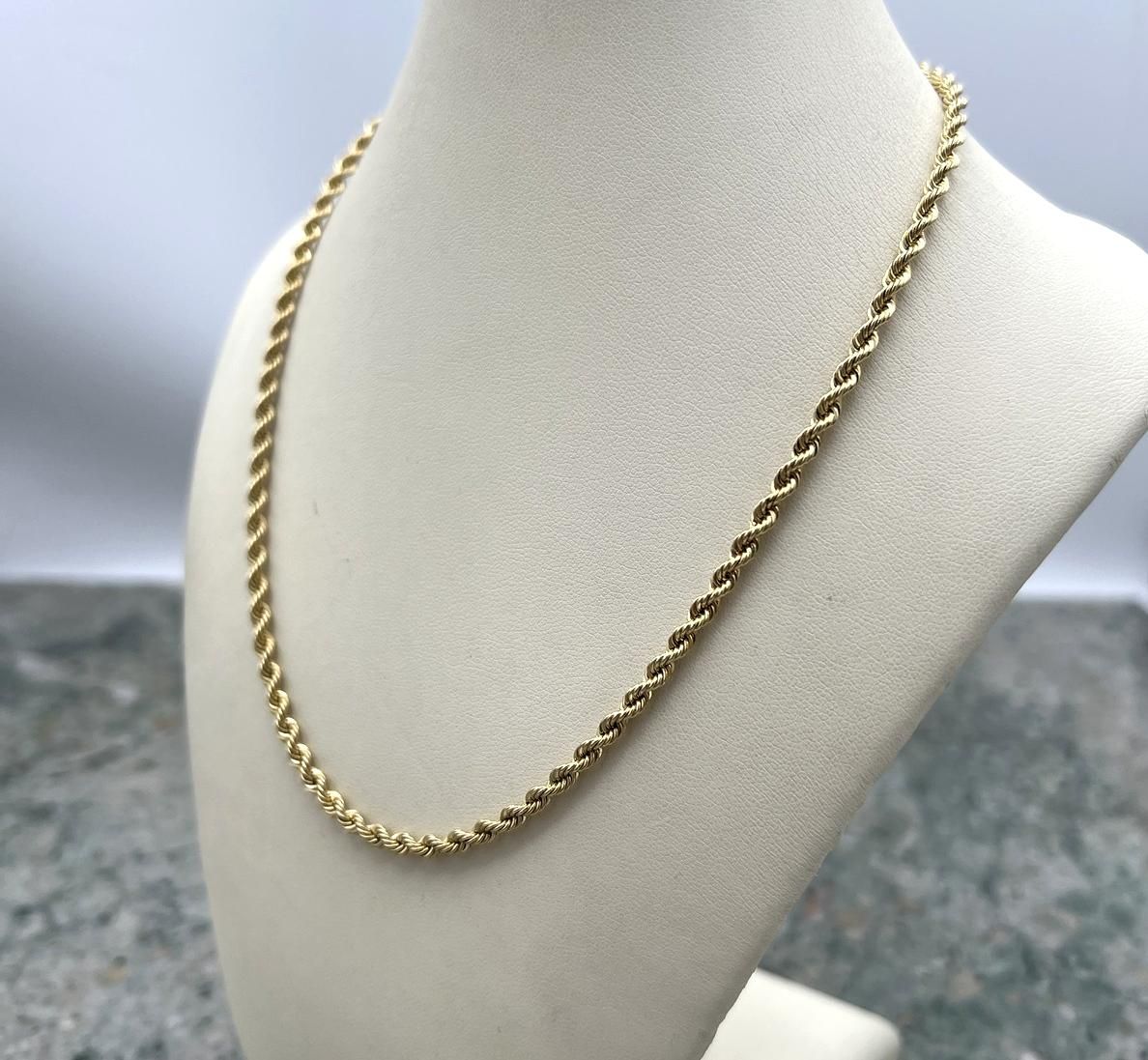 14k Gold Rope Chain Necklace Classic Twisted Design. 16" Chain. 3