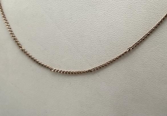 10k Delicate Rose Gold Curb Link Chain Necklace. 21" Chain. 4