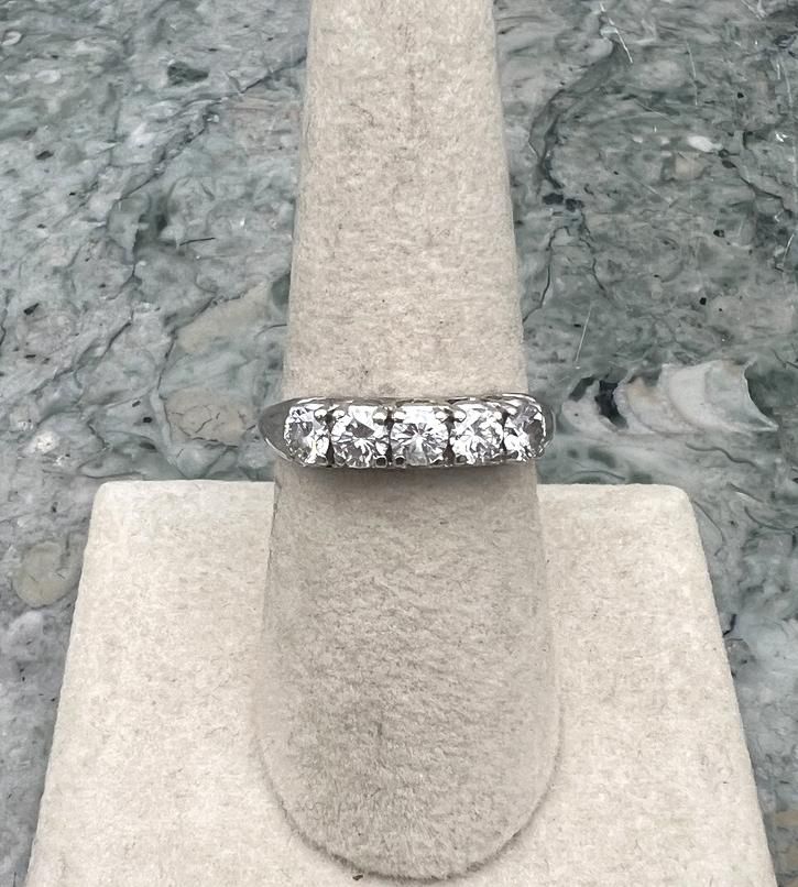 14k Vintage Five-Stone Diamond Band Ring in White Gold Setting 3