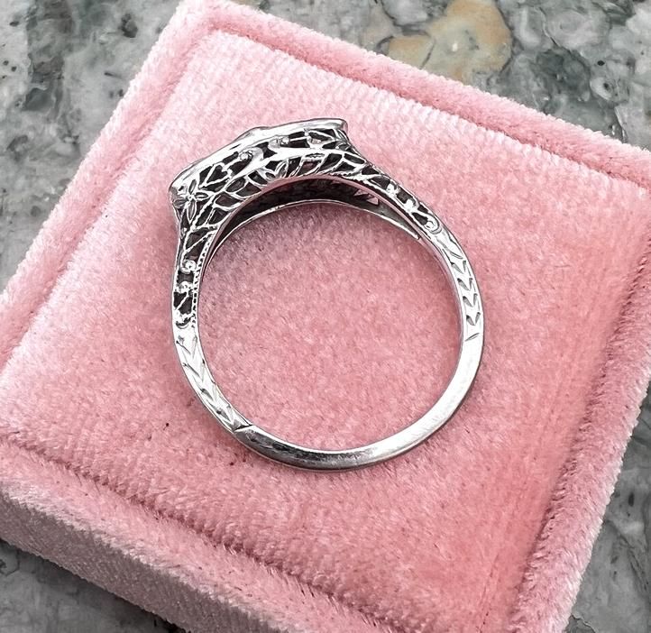 18k Art Deco Three-Stone Diamond Ring in White Gold Filigree Setting 4