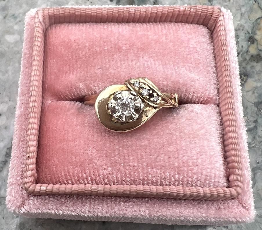 10k Vintage Yellow Gold Diamond Ring Mid-Century Floral Design