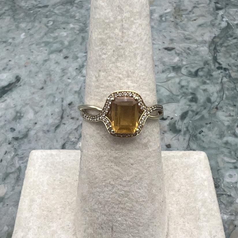10k Gold Halo Ring with Diamond Accents 3
