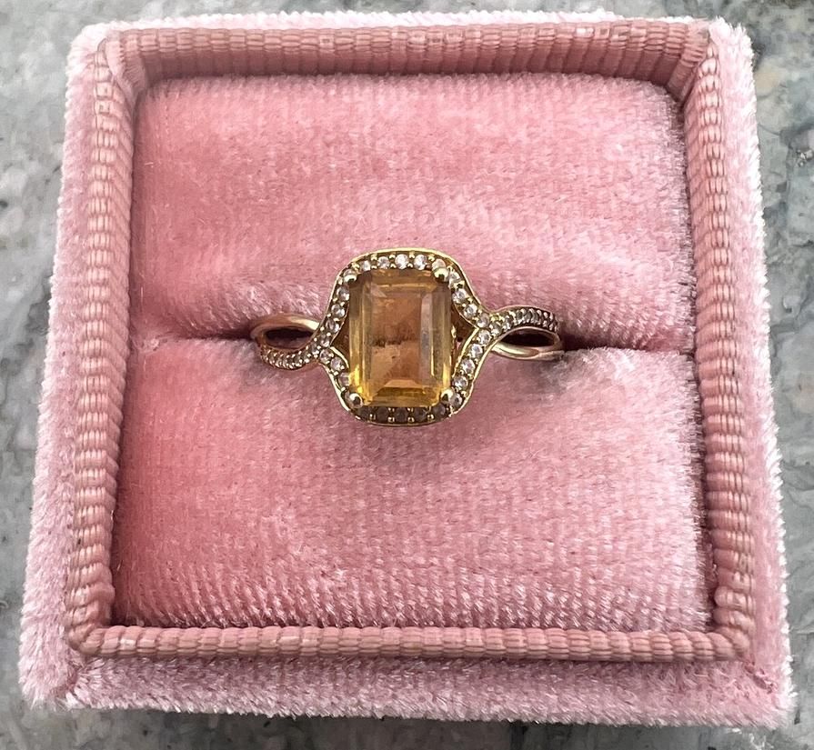 10k Gold Halo Ring with Diamond Accents