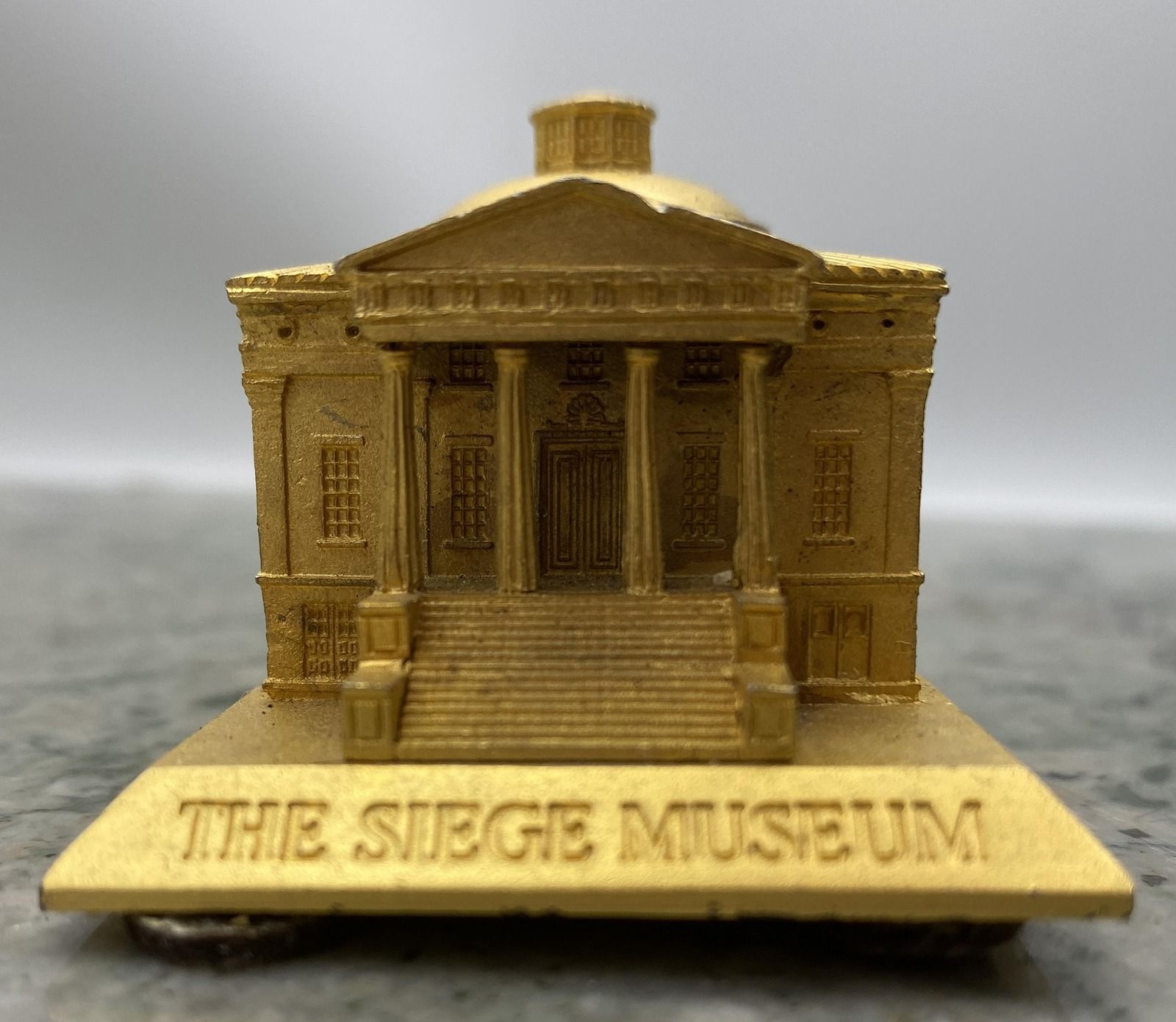 Gold-Painted Siege Museum Miniature Building Replica Souvenir