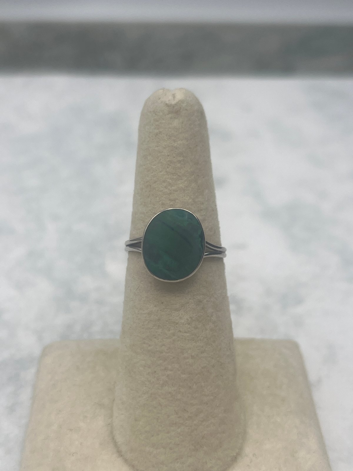 Sterling Silver Malachite Oval Cabochon Ring Split Shank 925 Size 6