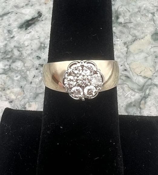14k Vintage Gold Diamond Cluster Flower Ring 7-Stone Setting 2