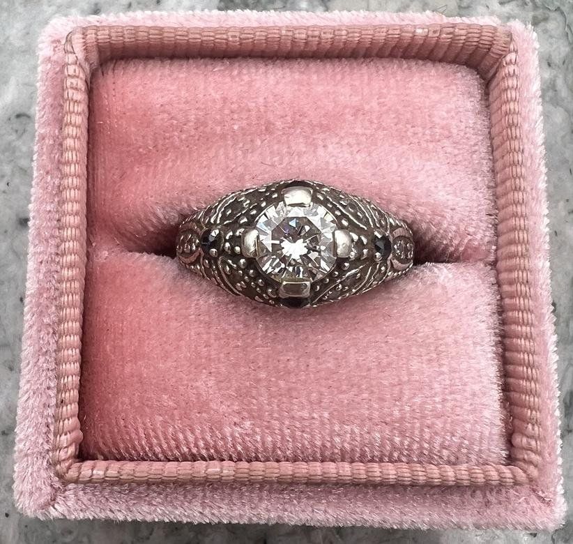 14k White Gold Vintage Art Deco Filigree Ring with Diamond Center Stone