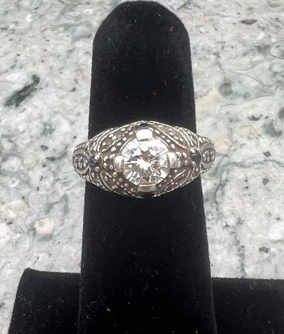 14k White Gold Vintage Art Deco Filigree Ring with Diamond Center Stone 2